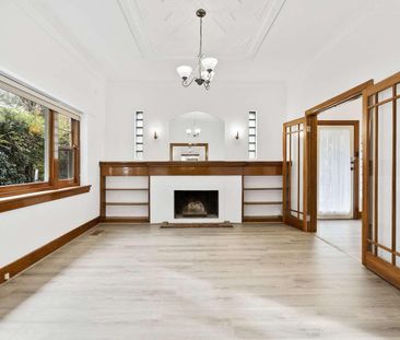 Art Deco Charm in a Prime Glen Iris Pocket - Photo 1