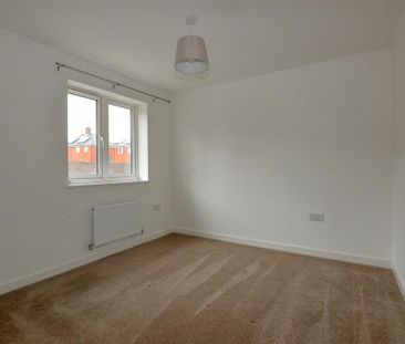 3 bedroom end of terrace house to rent - Photo 5