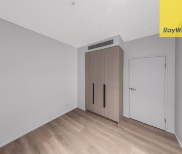 Elevated Three Room Apartment |Peak Urban Living Perched On Upper F... - Photo 2