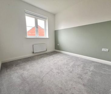 3 bedroom semi-detached house to rent - Photo 2