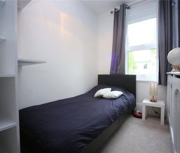 4 bedroom semi-detached house to rent - Photo 5