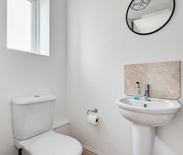 3 bedroom detached house to rent - Photo 2