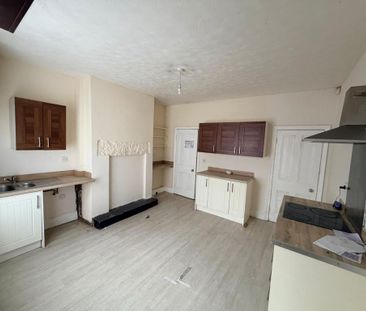 3 bedroom terraced house to rent - Photo 6