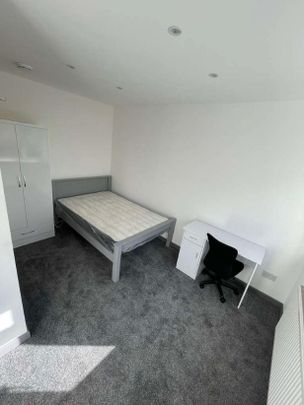 Charter Avenue, Coventry, CV4 - Photo 1