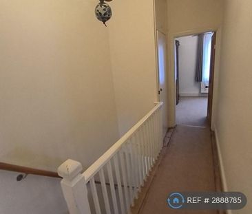 2 bedroom semi-detached house to rent - Photo 4