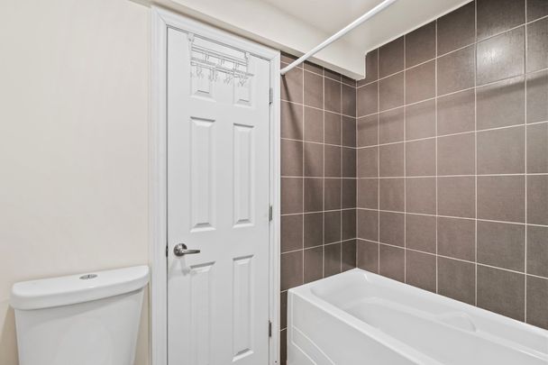For Lease - 2064 Glenada Crescent Unit# BSMNT, Oakville, Ontario - Photo 1