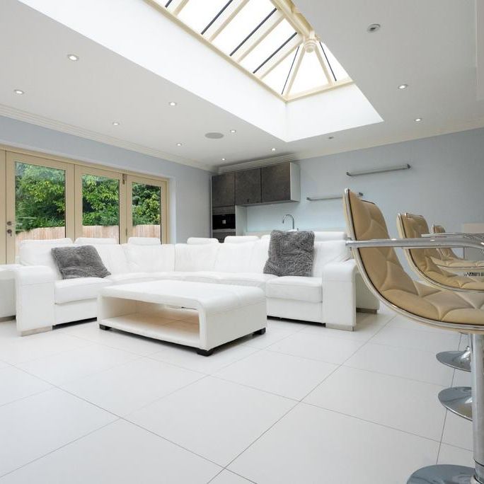 6 bedroom detached house to rent - Photo 1