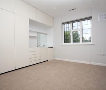 4 bedroom semi-detached house to rent - Photo 5