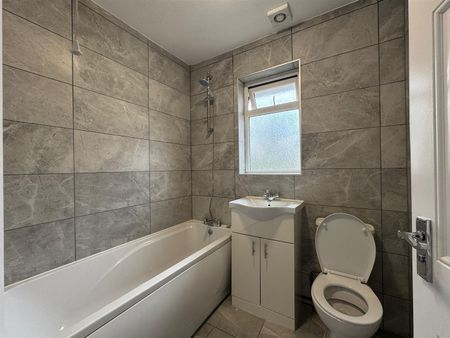 Bridge Road, Isleworth TW7, London - Photo 2