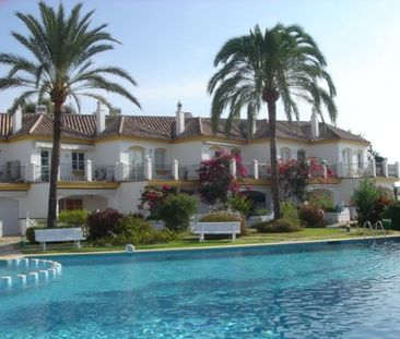 Apartment in Estepona, Costa del Sol - Photo 6
