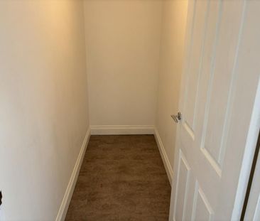 3 bedroom flat to rent - Photo 2