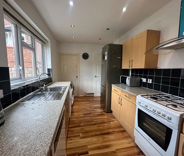 3 Bed Semi-Detached House, Egremont Avenue, M20 - Photo 4