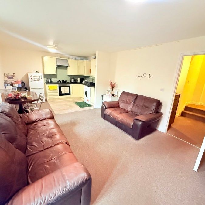 Sherborne Road, Yeovil, Somerset - Photo 1