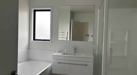 Modern and Sunny - Photo 4