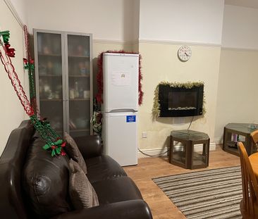 Room in a Shared House, Welford Road, LE2 - Photo 3