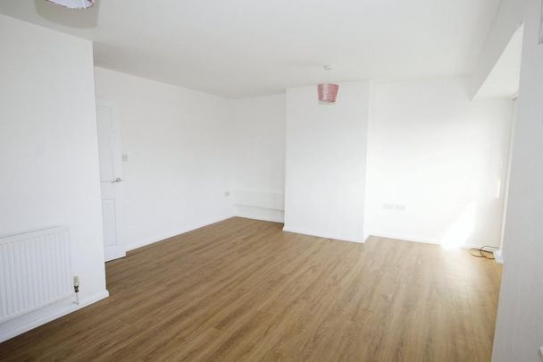 2 bedroom maisonette to rent - Photo 1