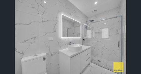 Charming Home Combining Style, Comfort, and Convenience - Photo 5