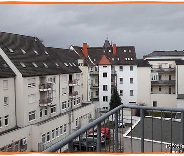 3-Zimmer-Wohnung im Zentrum von Zwickau mit EINBAUKÜCHE, BALKON und Personenaufzug - Foto 1