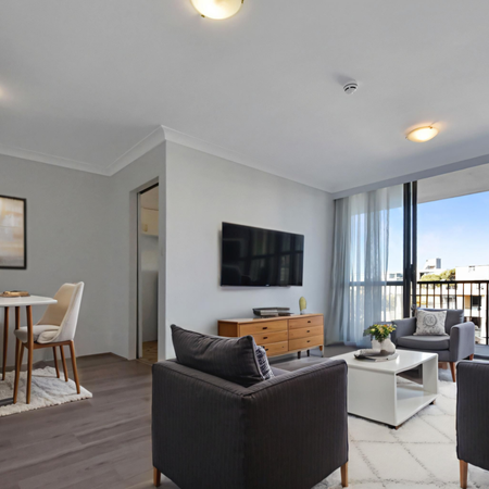 SPACIOUS APARTMENT WITH OCEAN VIEWS & SWIMMING POOL IN BUILDING - Photo 4