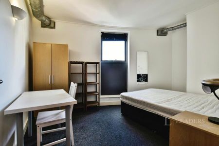 2 bedroom apartment to rent The Green Building, 19 New Wakefield Street, Manchester, M1 - Photo 4