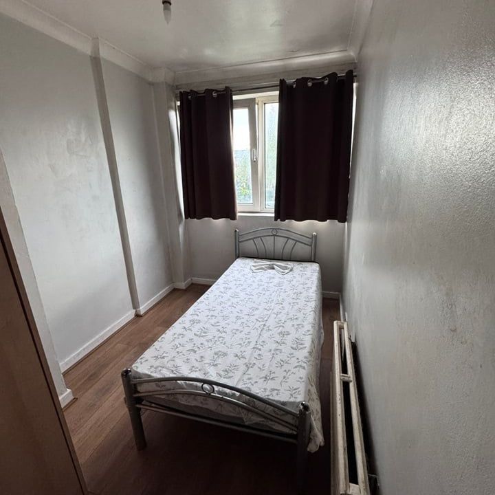 Room in a Shared House, Solander Gardens, E1 - Photo 1