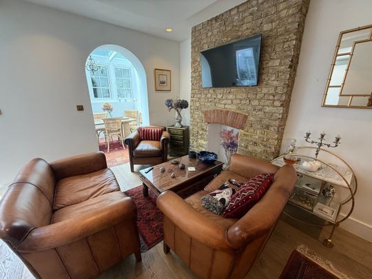 2 Bed Flat, Finborough Road, SW10 - Photo 1