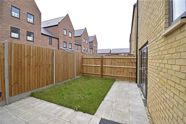4 bedroom detached house to rent - Photo 1