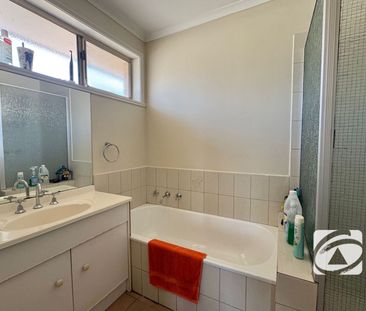 WELL PRESENTED TWO BEDROOM UNIT - Photo 6