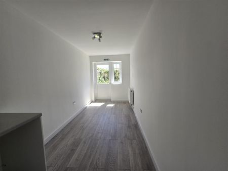 Church Road, Benfleet SS7, London - Photo 4