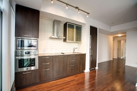 For Lease - 14 York Street Unit# 6411, Toronto, Ontario - Photo 3