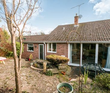 2 bedroom House in Forest Hills, Camberley - Photo 1