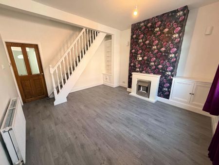 2 bedroom terraced house to rent - Photo 2