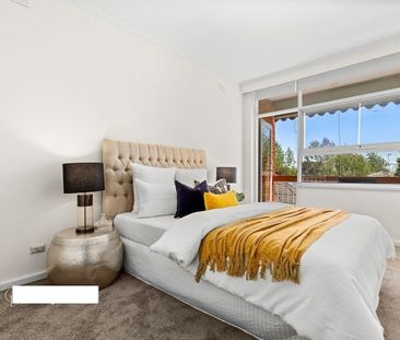 St Kilda East - Photo 6