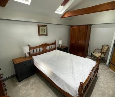 2 bedroom barn conversion to rent - Photo 6