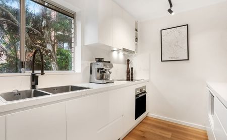 Spacious apartment at the rear of the block - Photo 2