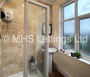 6 Bedroom Mid Terraced House for rent in Victoria Road - Photo 1