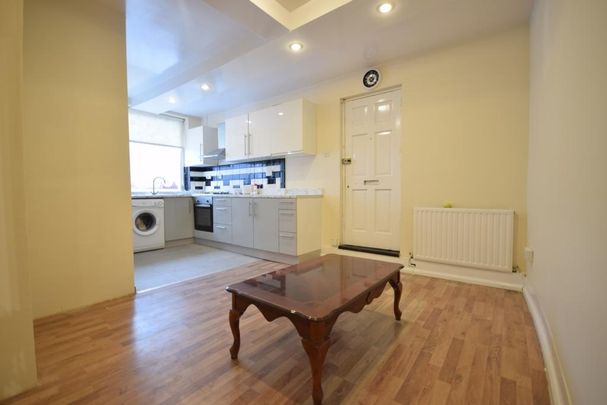 House share to rent - Photo 1