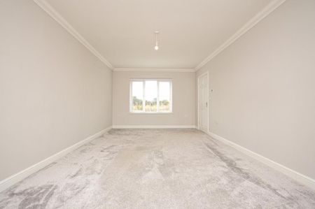 4 bedroom detached house to rent - Photo 4