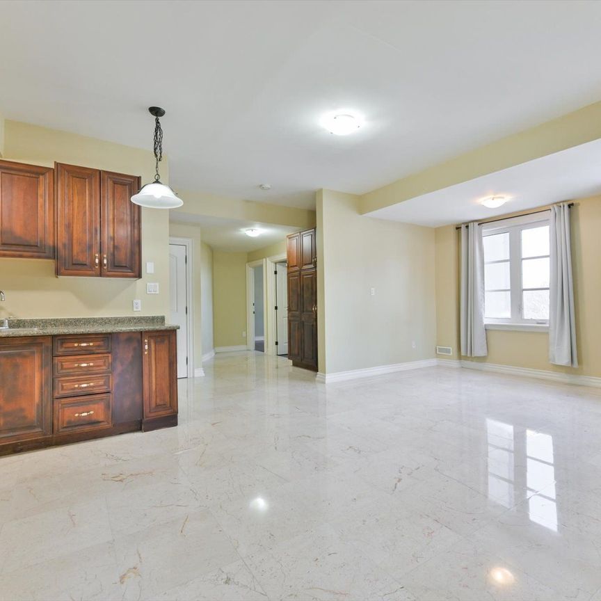 For Lease - 50 Old Yonge Street Unit# 2, Toronto, Ontario - Photo 1