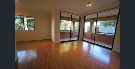 Spacious split level with leafy outlook - Photo 2