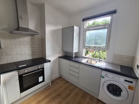 1 Bed Maisonette, Maidstone Road, N11 - Photo 2