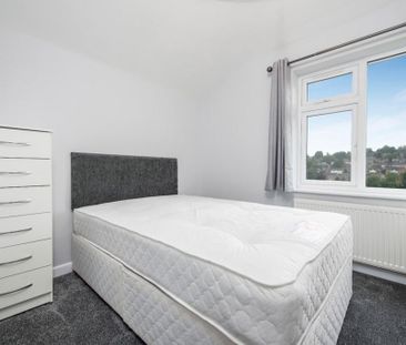 4 bedroom semi-detached house to rent - Photo 4