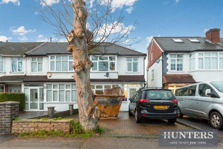 Henley Avenue, North Cheam , SM3 9SA - Photo 5