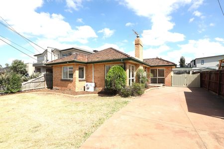 35 Nyah Street, Keilor East VIC 3033 - Photo 4