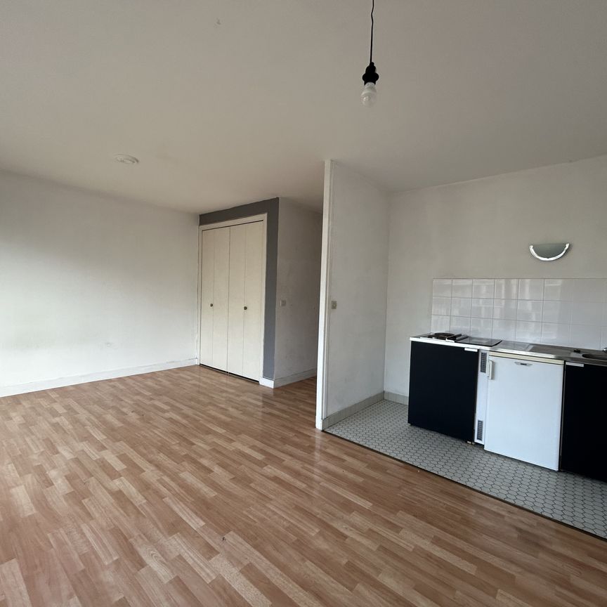 Studio BOULEVARD DE LA PAIX - Photo 1