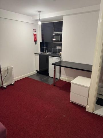 Studio to rent - Photo 3