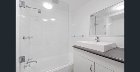 Stylish & Spacious Two-Bedroom Apartment in the Heart of Sydney CBD – Windsor Plaza - Photo 3