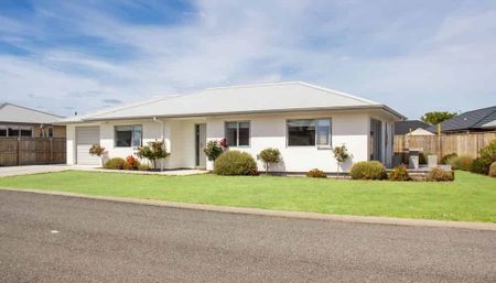 MASTERTON - 2 BEDROOMS - Photo 5