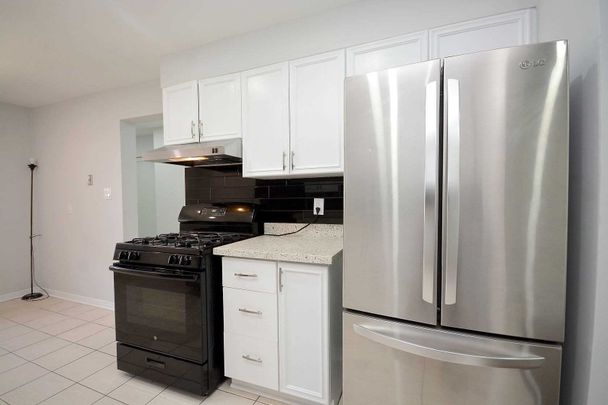 For Lease - 52 Donna Drive Unit# Upper, Brampton, Ontario - Photo 1