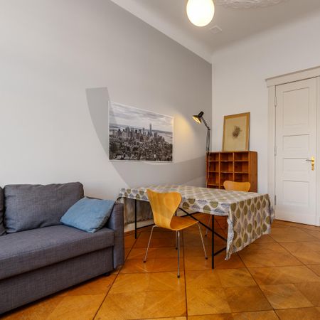 Single Living - Photo 2